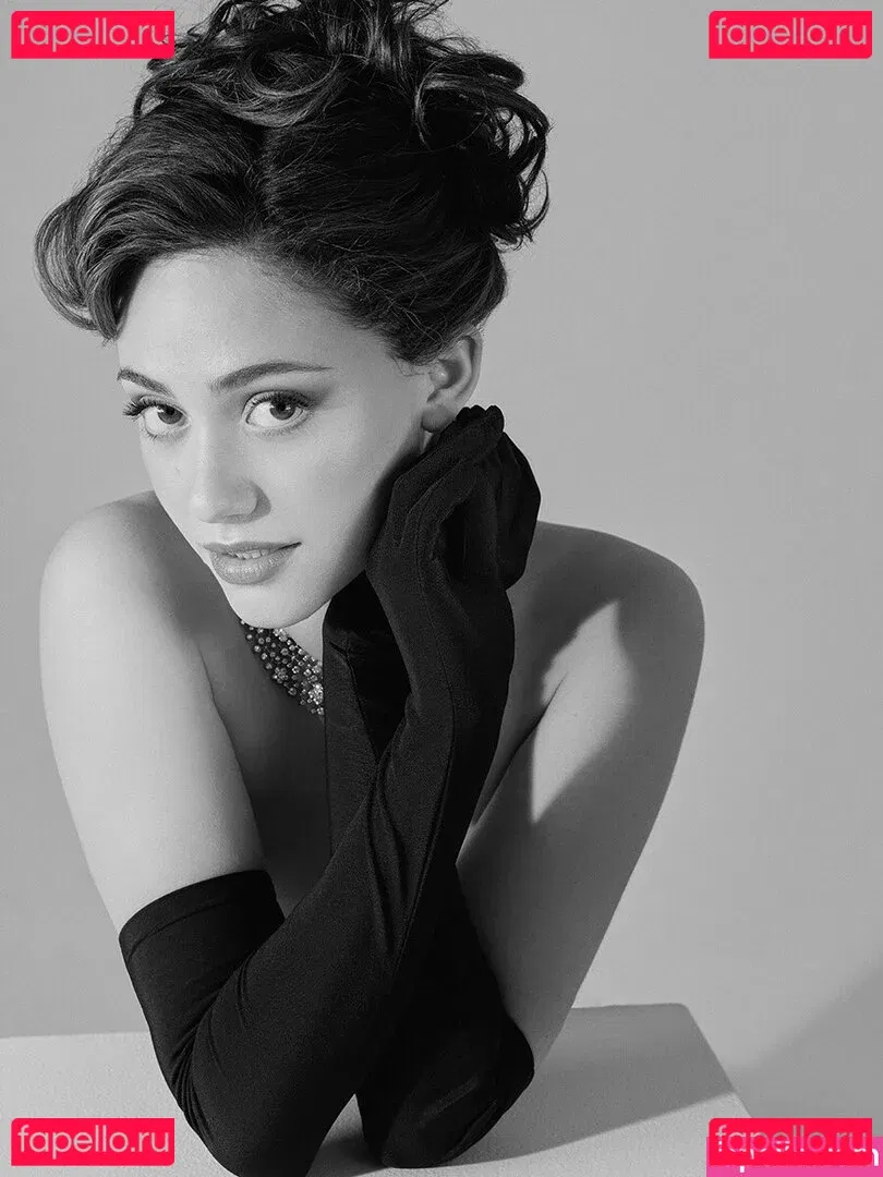 Emmy Rossum Onlyfans Photo Gallery 