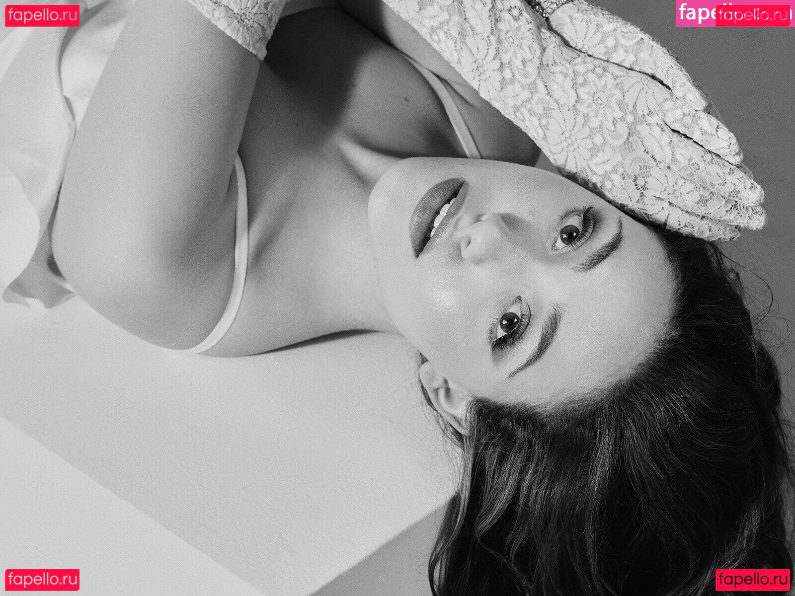 Emmy Rossum Onlyfans Photo Gallery 