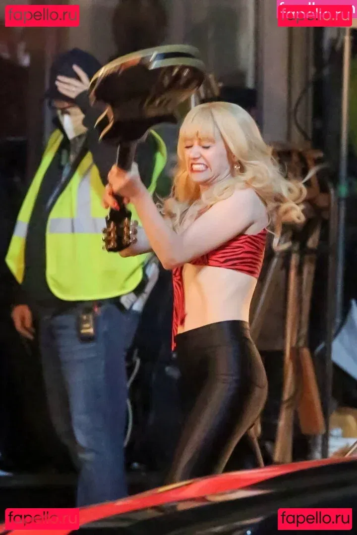 Emmy Rossum Onlyfans Photo Gallery 