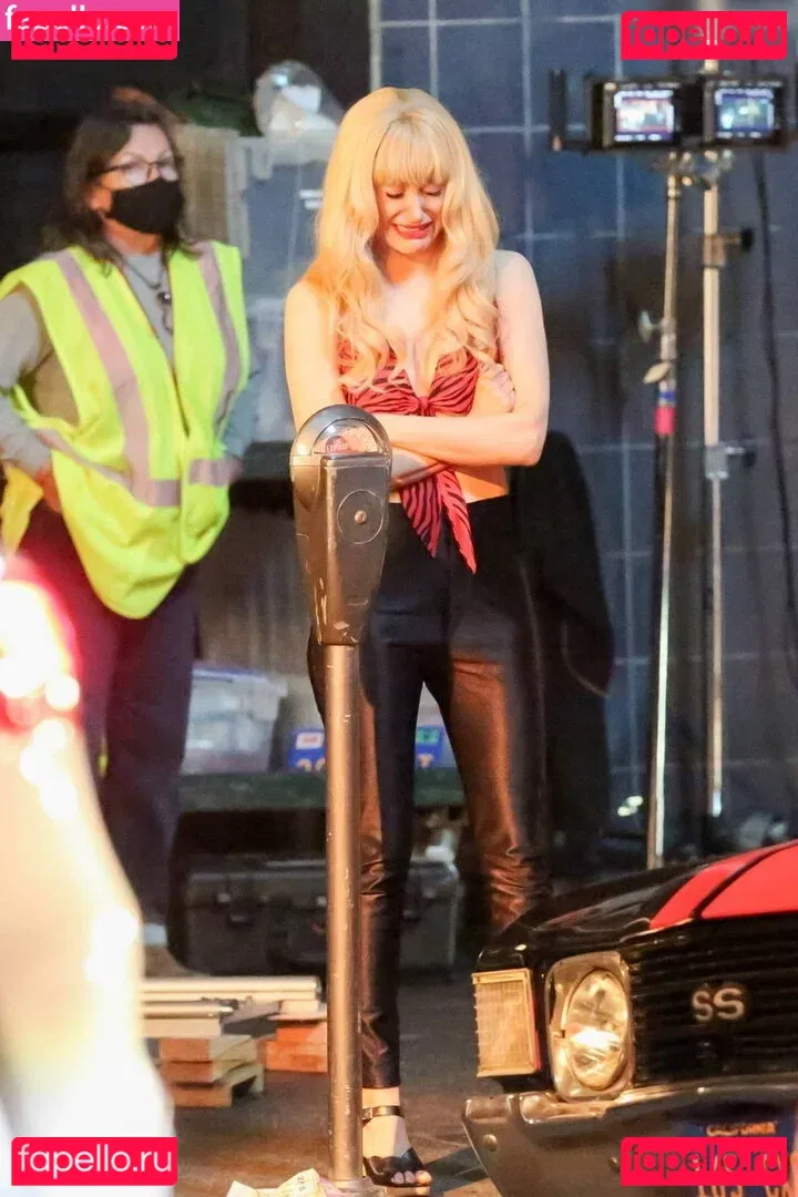 Emmy Rossum Onlyfans Photo Gallery 