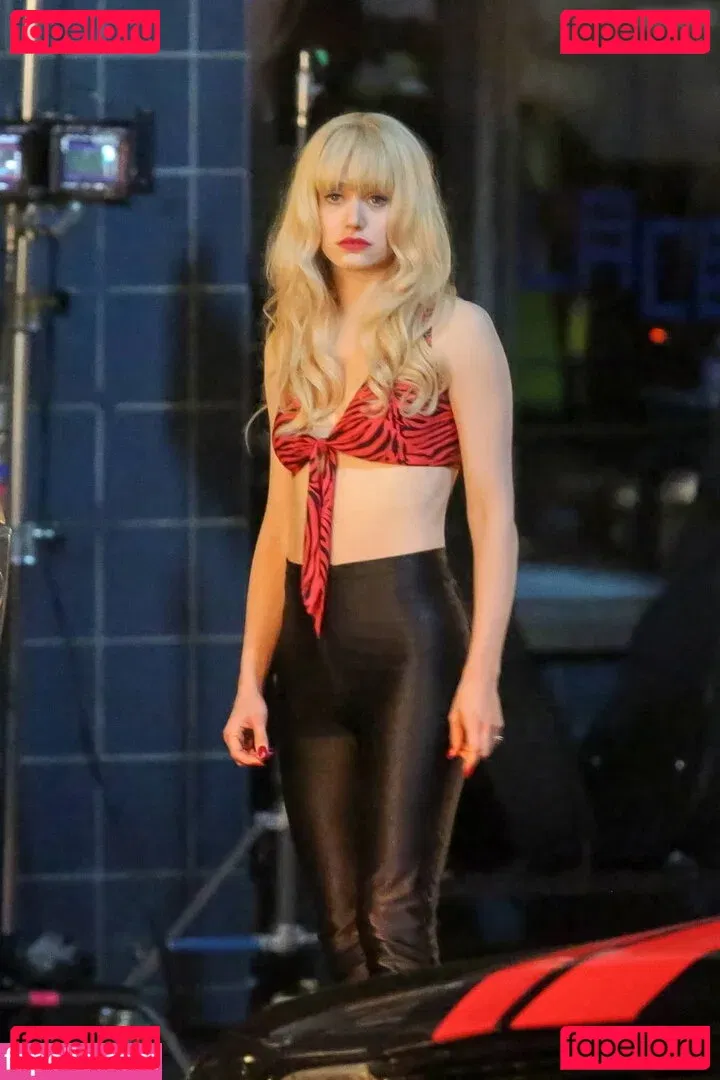 Emmy Rossum Onlyfans Photo Gallery 