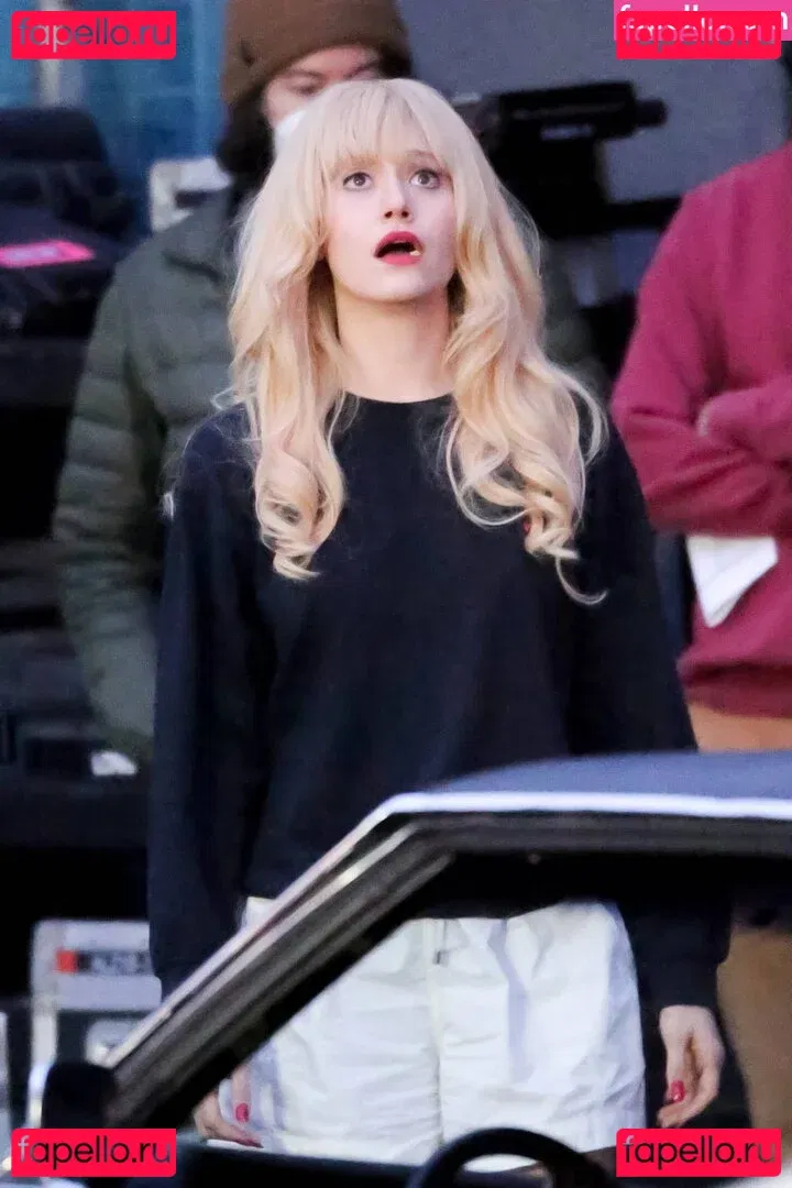 Emmy Rossum Onlyfans Photo Gallery 