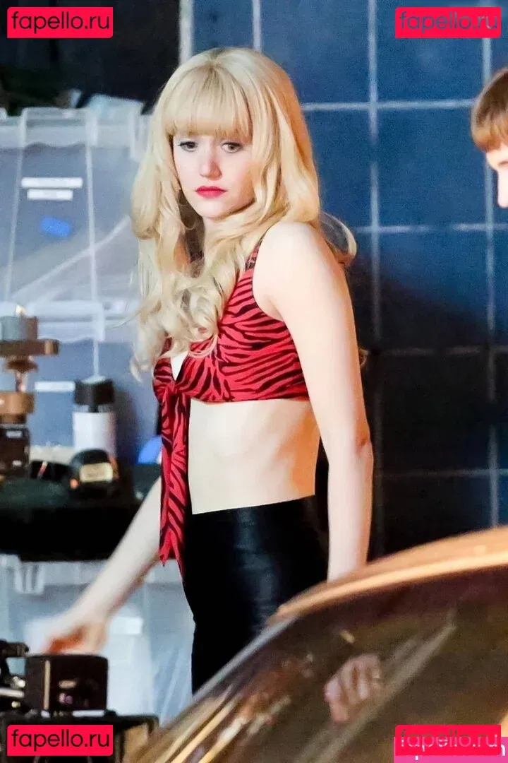 Emmy Rossum Onlyfans Photo Gallery 