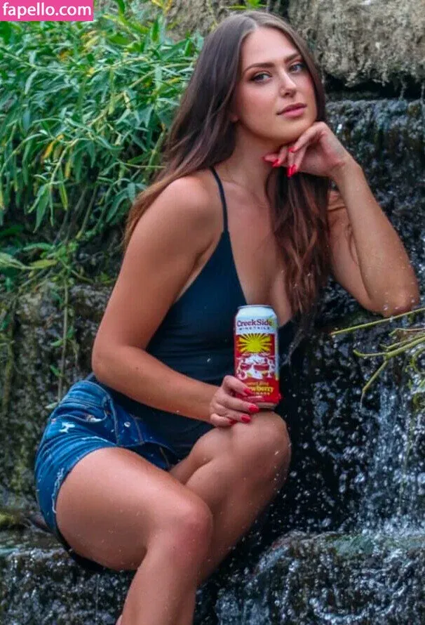 nnapples Onlyfans Photo Gallery 