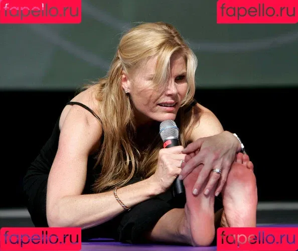 Mariel Hemingway Onlyfans Photo Gallery 