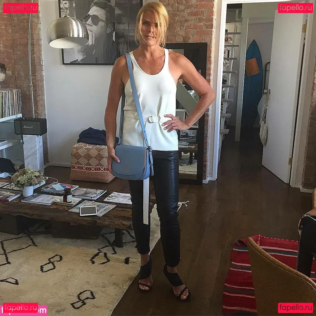 Mariel Hemingway Onlyfans Photo Gallery 