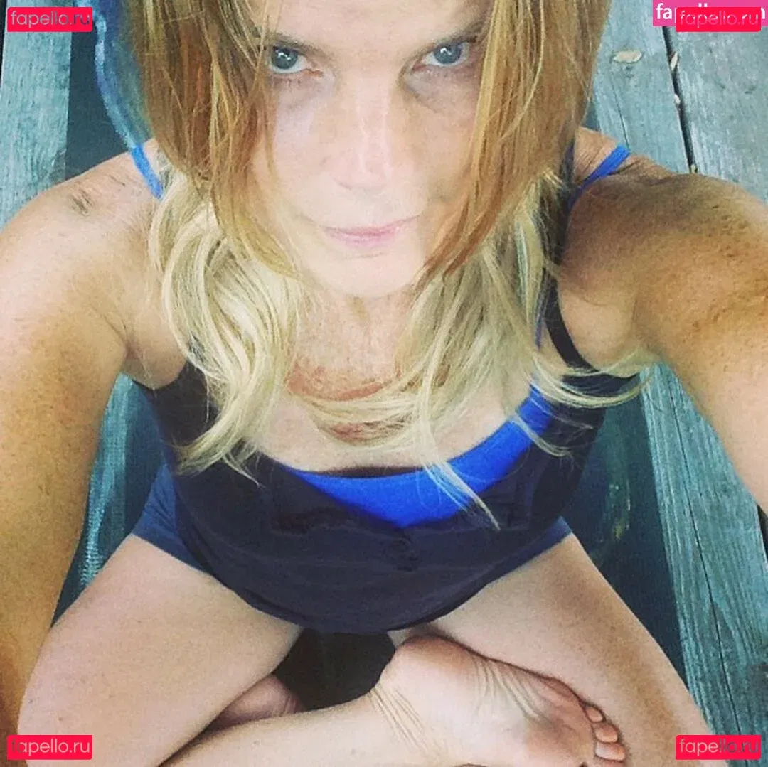 Mariel Hemingway Onlyfans Photo Gallery 