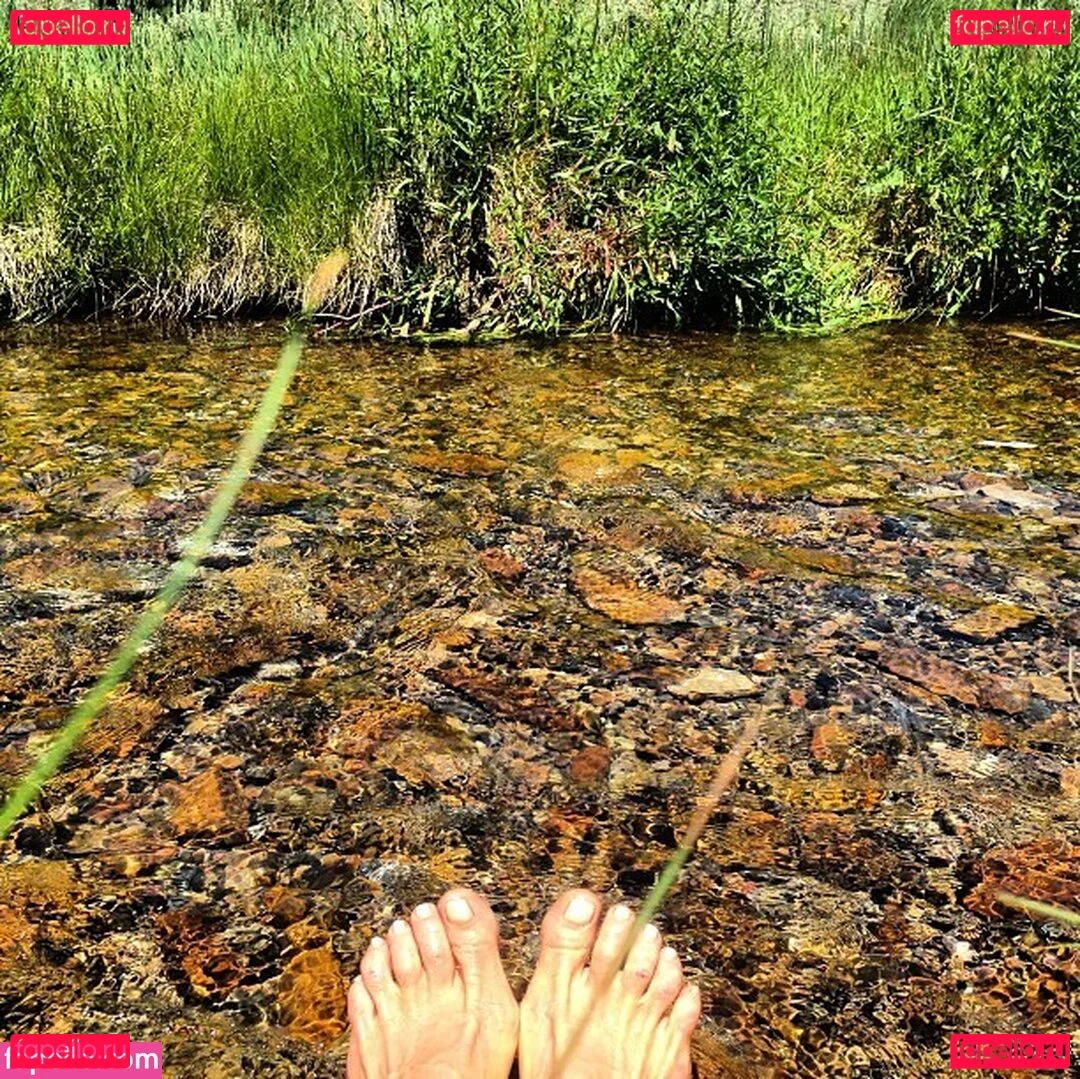 Mariel Hemingway Onlyfans Photo Gallery 