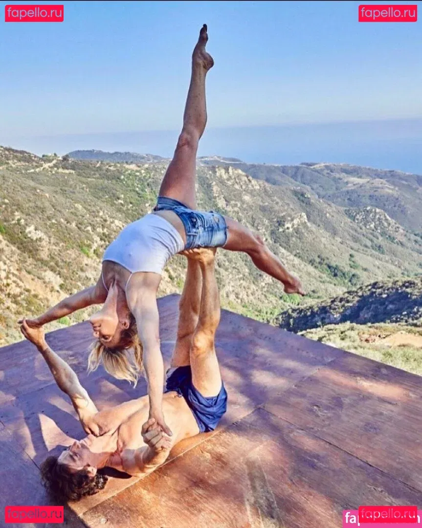 Mariel Hemingway Onlyfans Photo Gallery 