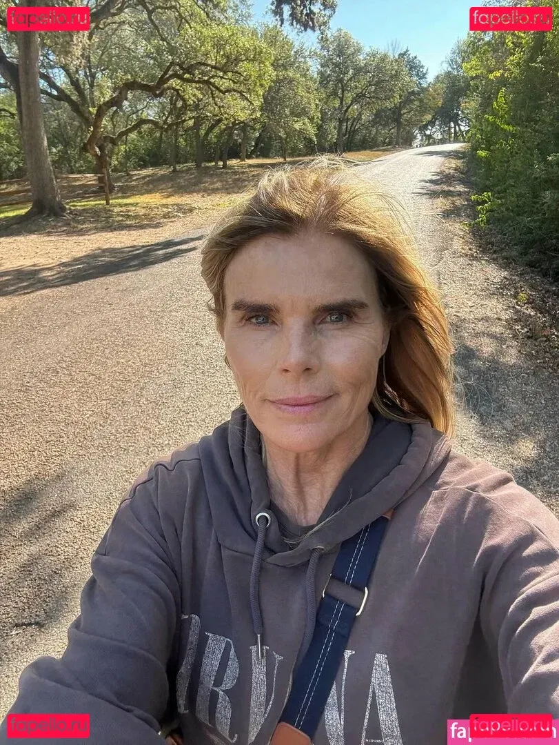 Mariel Hemingway Onlyfans Photo Gallery 
