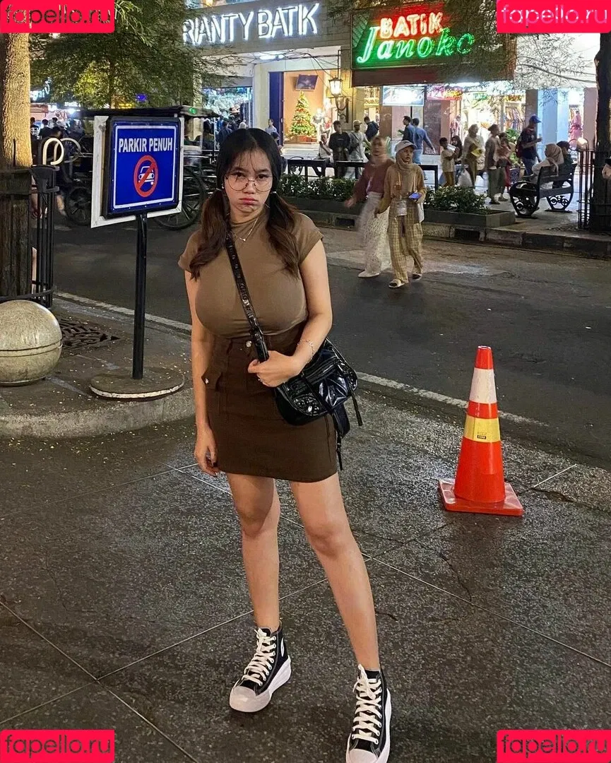 Elvara Caliva Onlyfans Photo Gallery 
