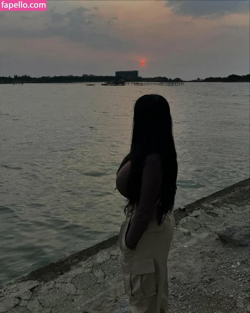 Elvara Caliva Onlyfans Photo Gallery 