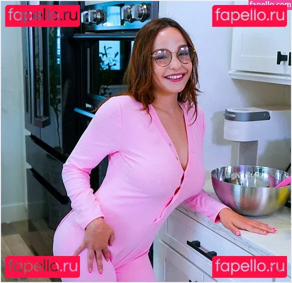 Rissa May Onlyfans Photo Gallery 