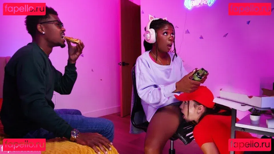 Rissa May Onlyfans Photo Gallery 