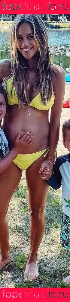 Jana Kramer Onlyfans Photo Gallery 