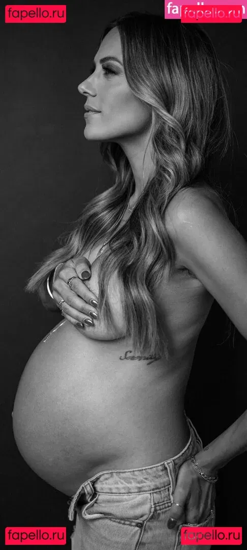 Jana Kramer Onlyfans Photo Gallery 