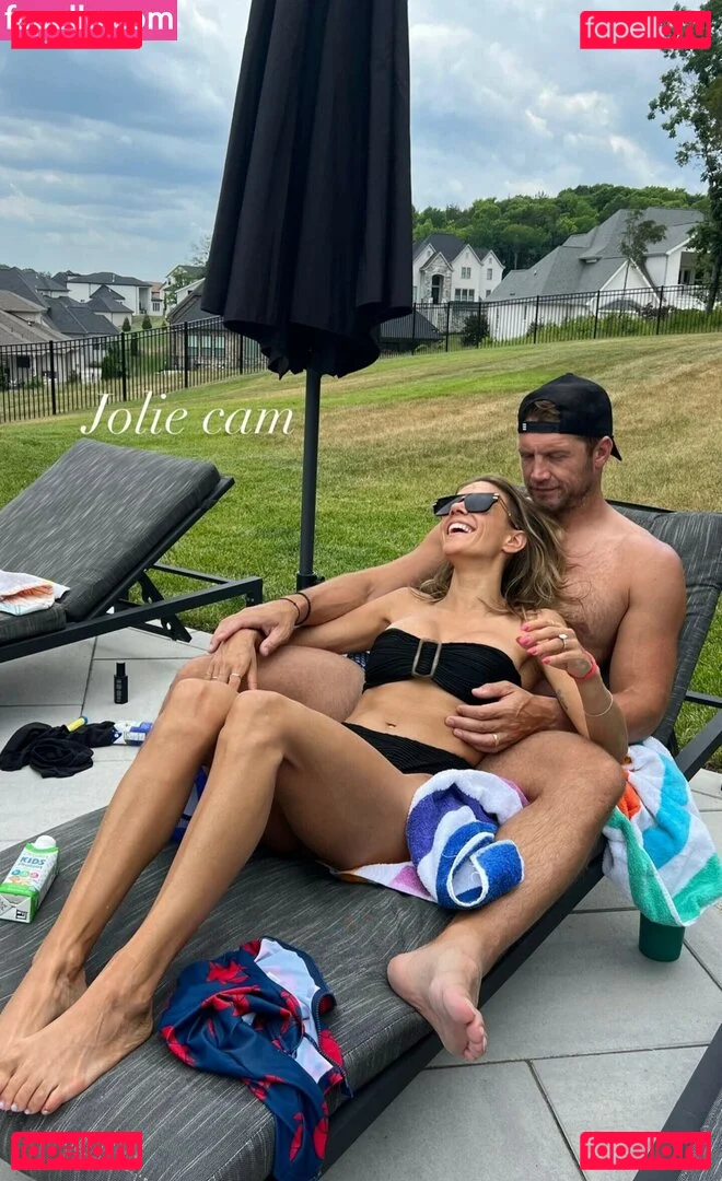 Jana Kramer Onlyfans Photo Gallery 