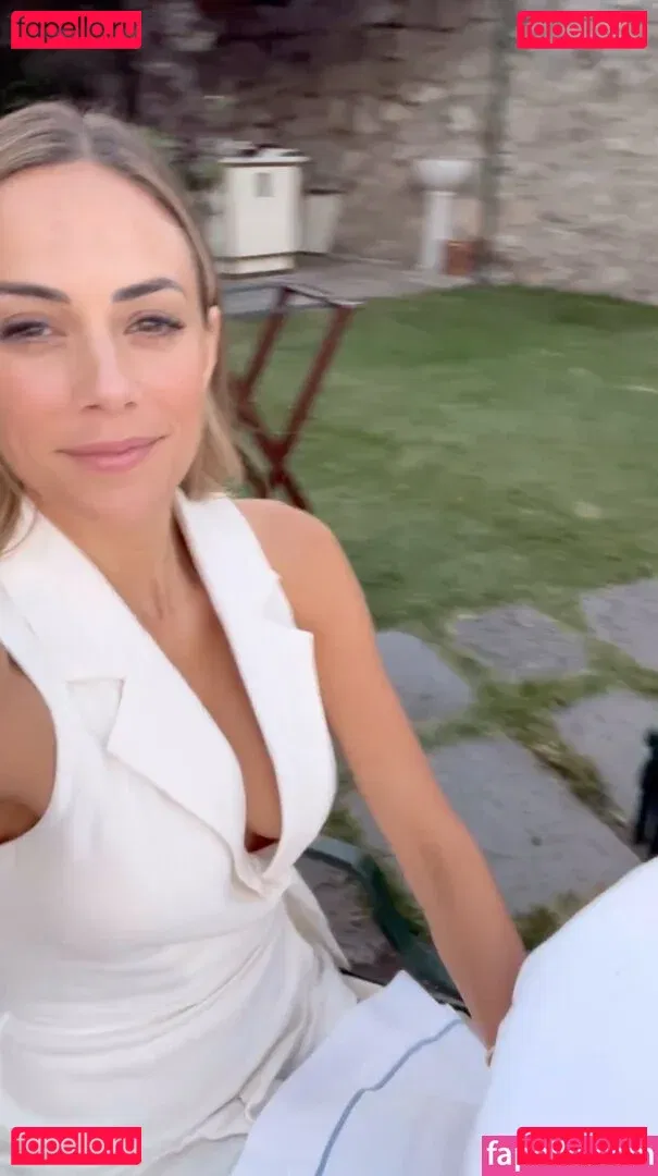 Jana Kramer Onlyfans Photo Gallery 