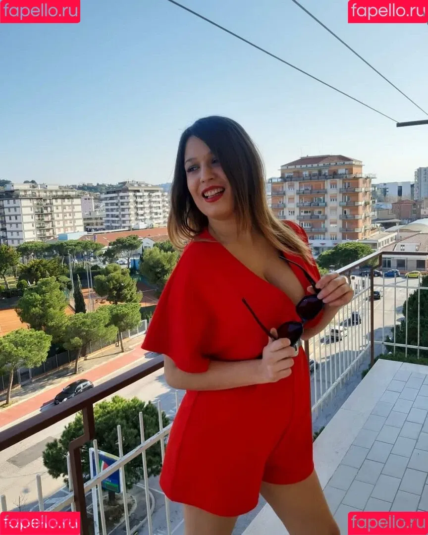 ileniatenaa Onlyfans Photo Gallery 