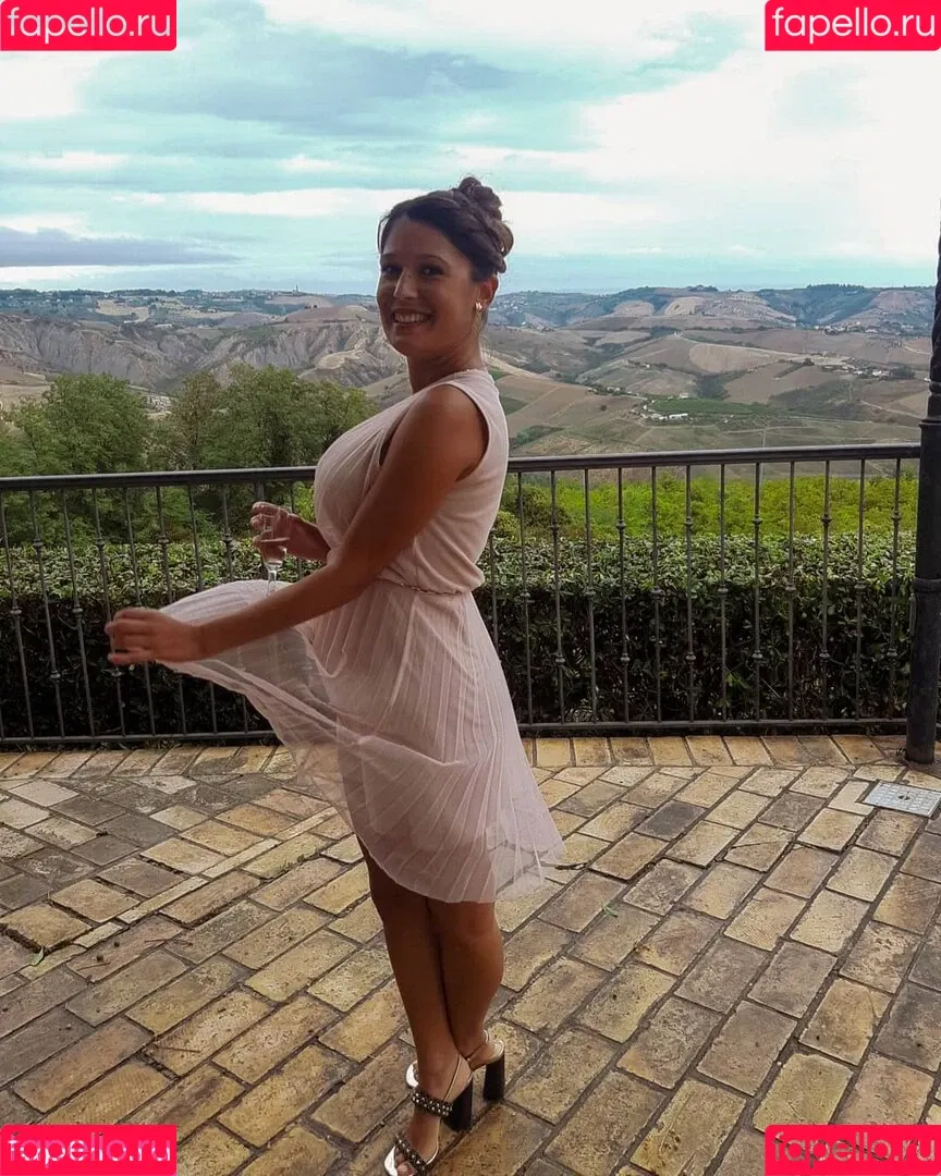 ileniatenaa Onlyfans Photo Gallery 