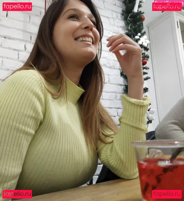 ileniatenaa Onlyfans Photo Gallery 