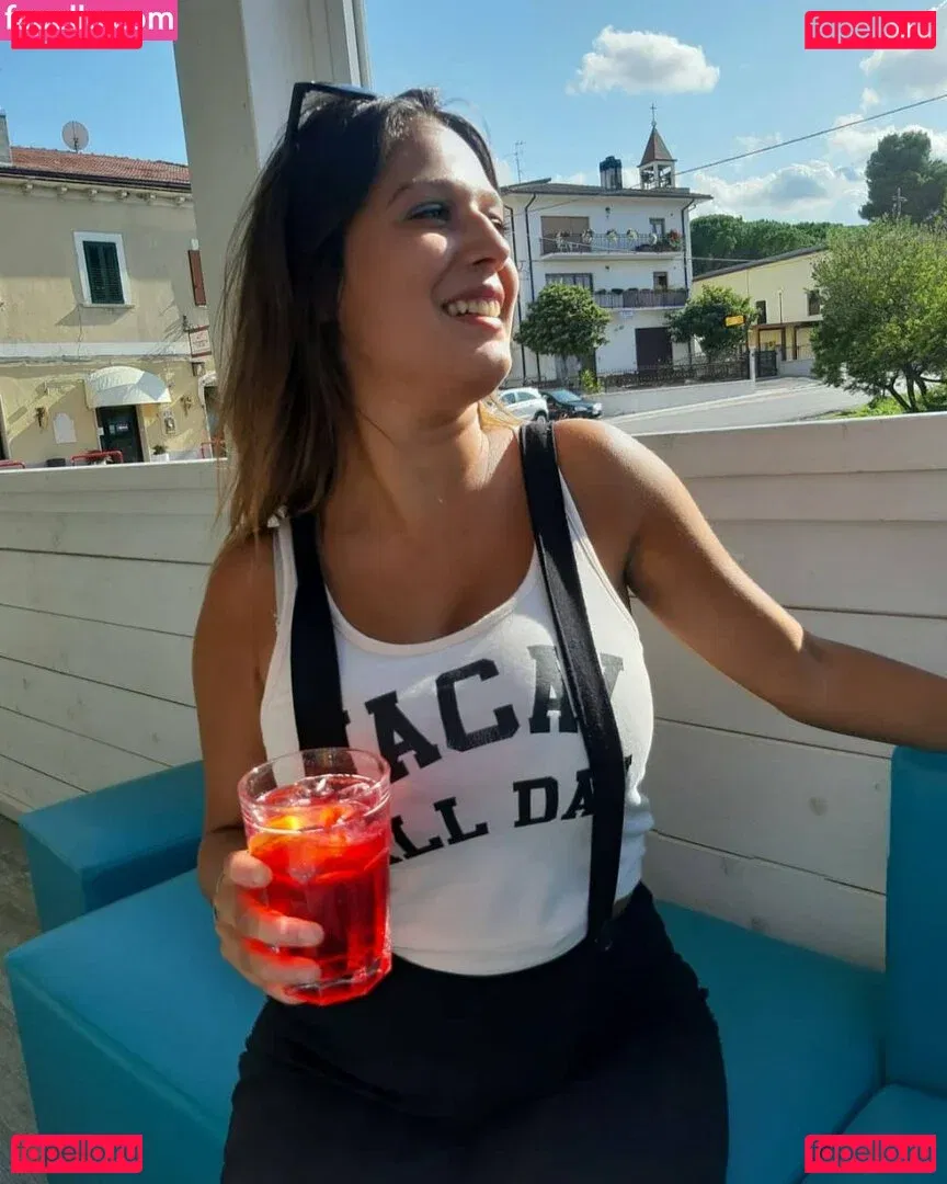 ileniatenaa Onlyfans Photo Gallery 