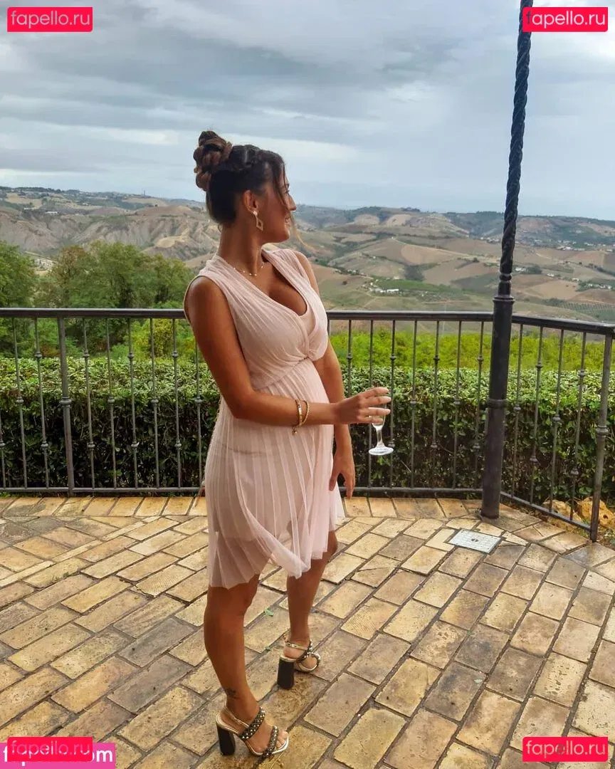 ileniatenaa Onlyfans Photo Gallery 