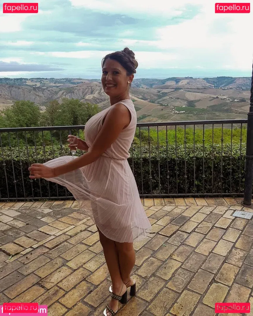 ileniatenaa Onlyfans Photo Gallery 