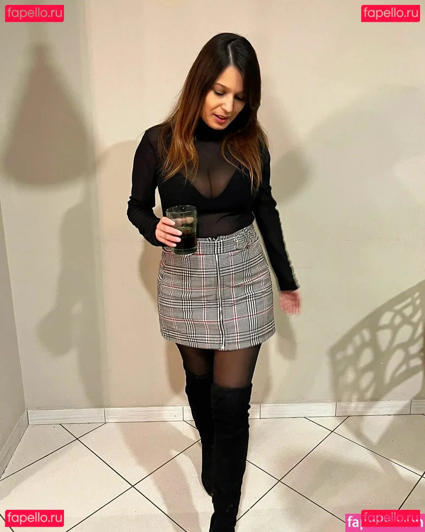 ileniatenaa Onlyfans Photo Gallery 