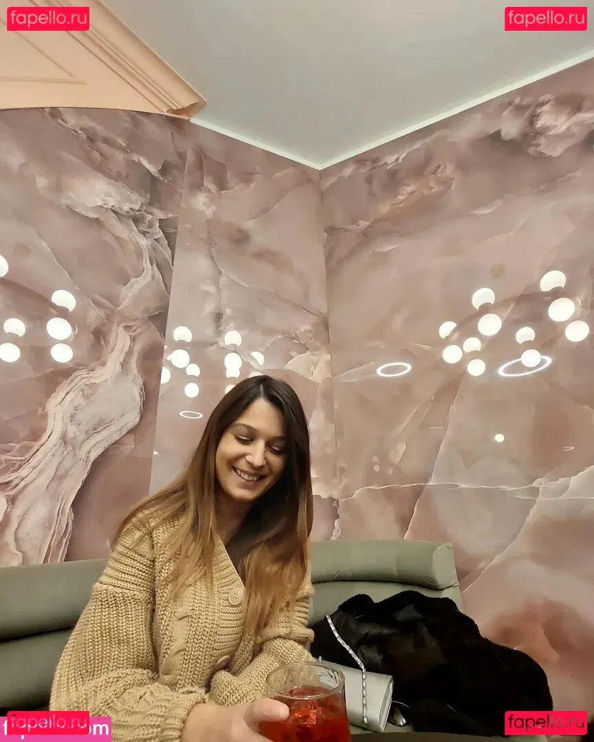 ileniatenaa Onlyfans Photo Gallery 