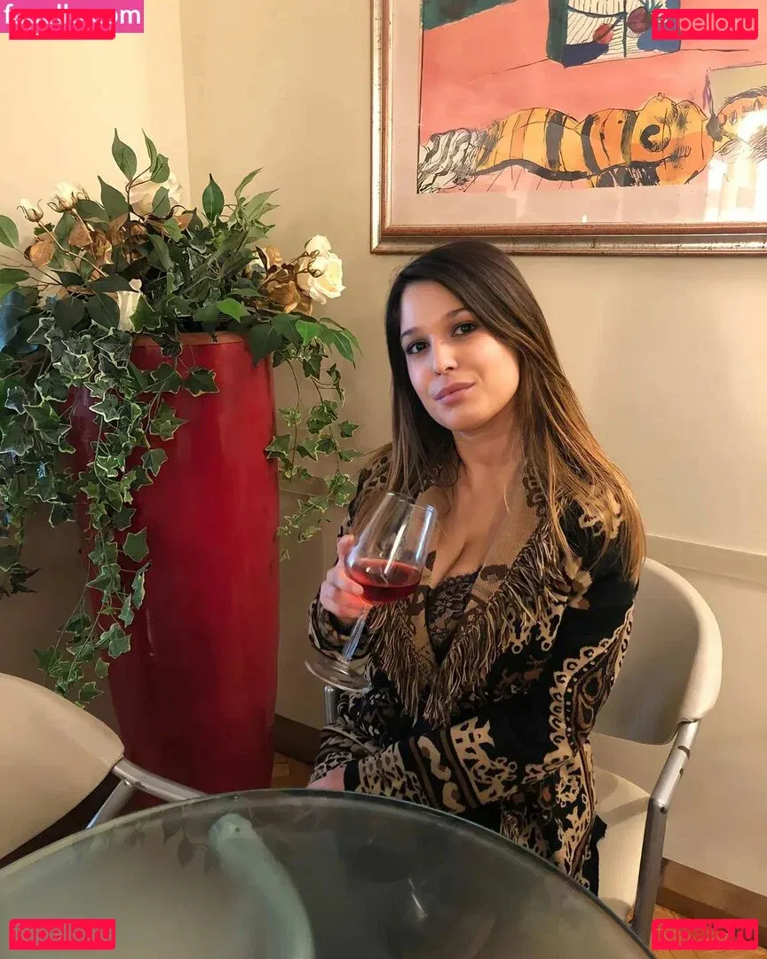 ileniatenaa Onlyfans Photo Gallery 