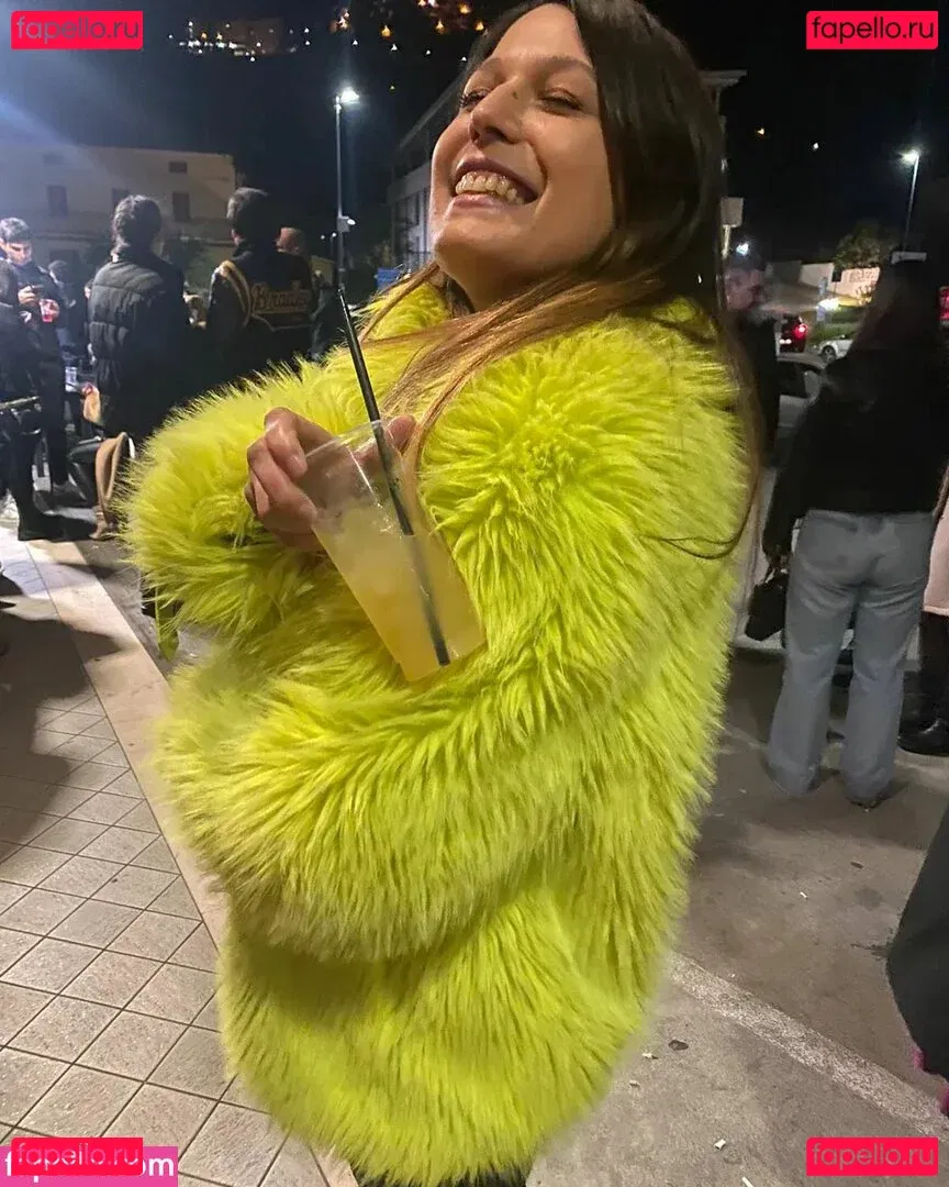 ileniatenaa Onlyfans Photo Gallery 