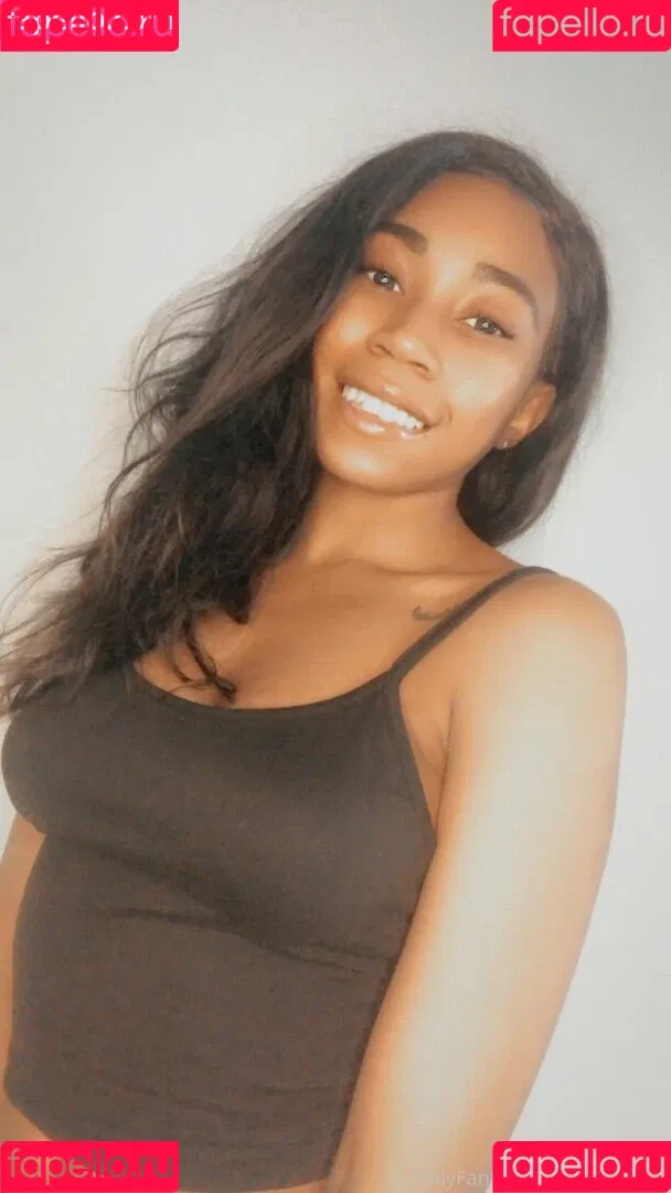 aprilraeee Onlyfans Photo Gallery 