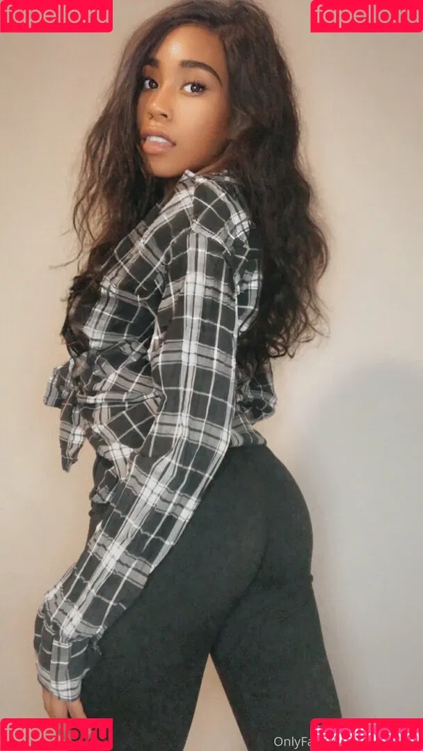 aprilraeee Onlyfans Photo Gallery 