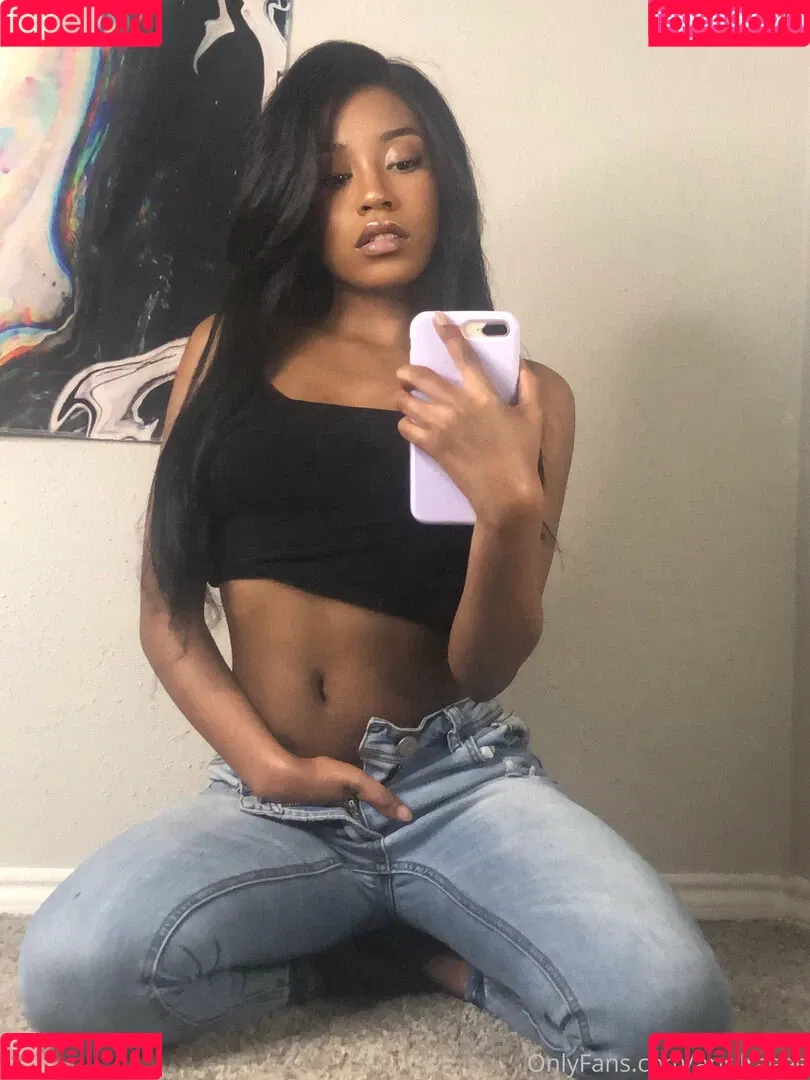 aprilraeee Onlyfans Photo Gallery 