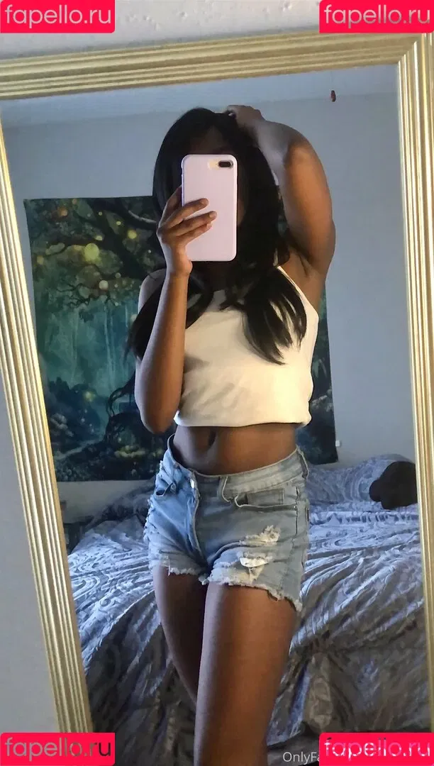 aprilraeee Onlyfans Photo Gallery 