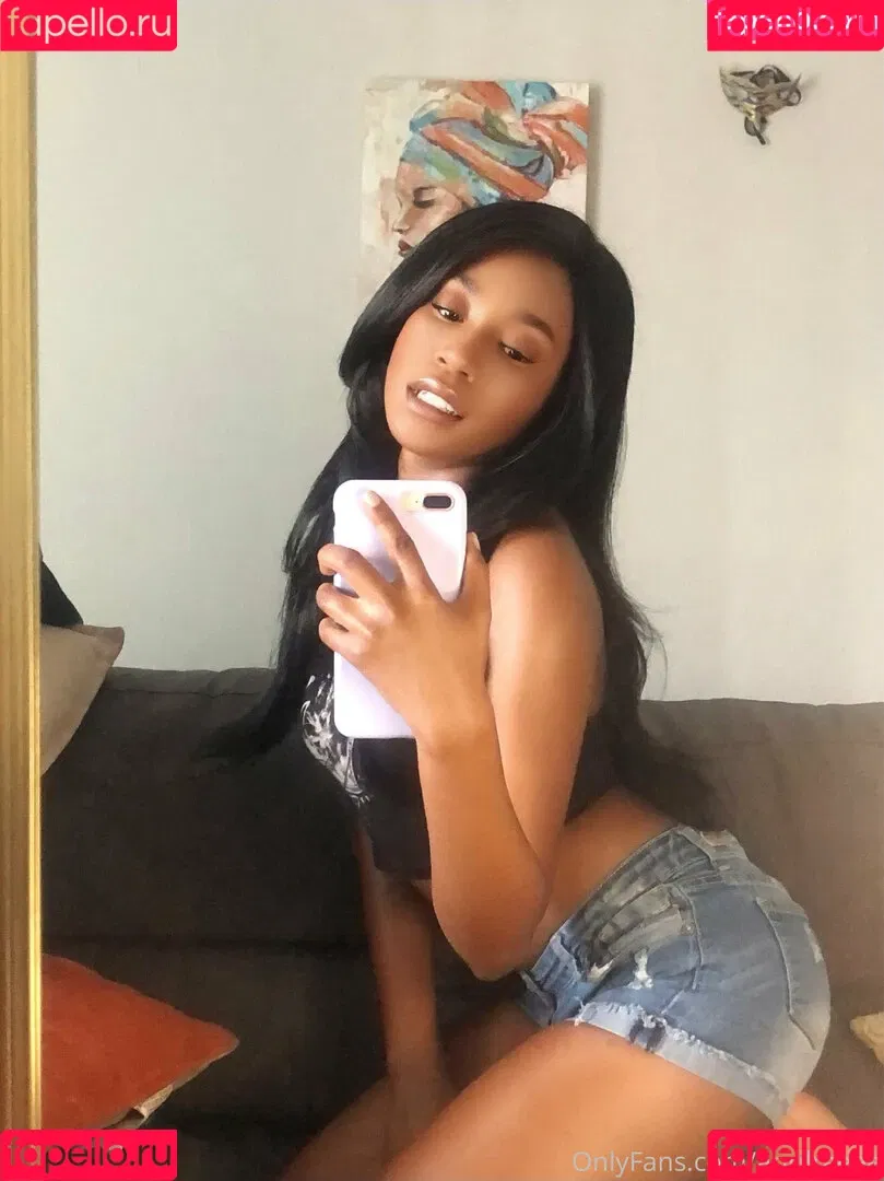 aprilraeee Onlyfans Photo Gallery 