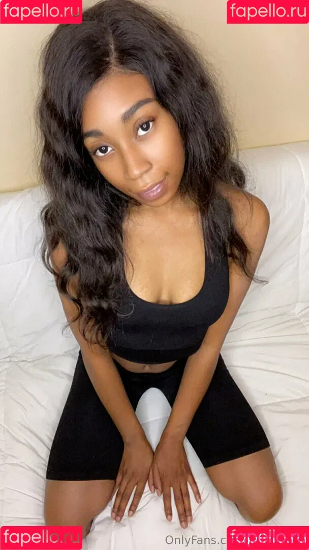 aprilraeee Onlyfans Photo Gallery 