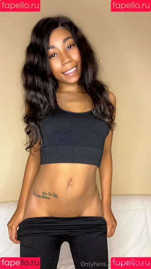 aprilraeee Onlyfans Photo Gallery 