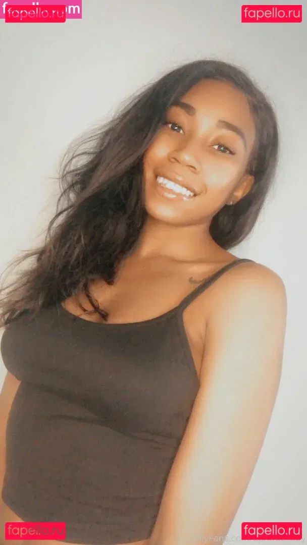 aprilraeee Onlyfans Photo Gallery 