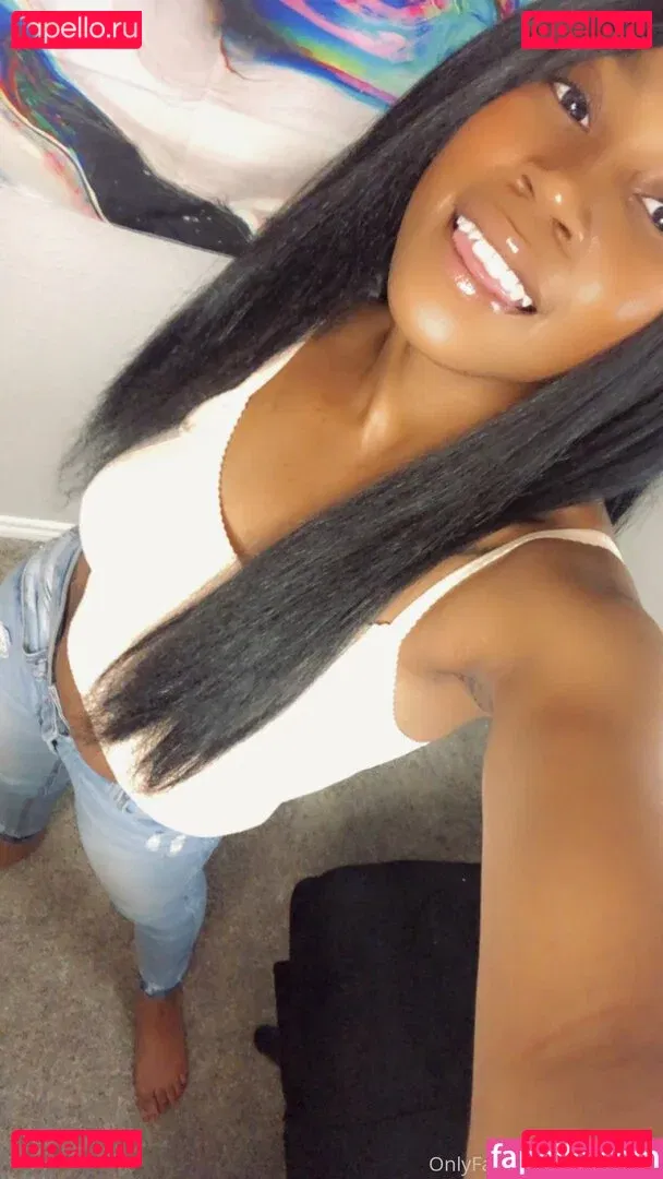 aprilraeee Onlyfans Photo Gallery 