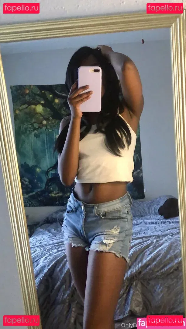 aprilraeee Onlyfans Photo Gallery 