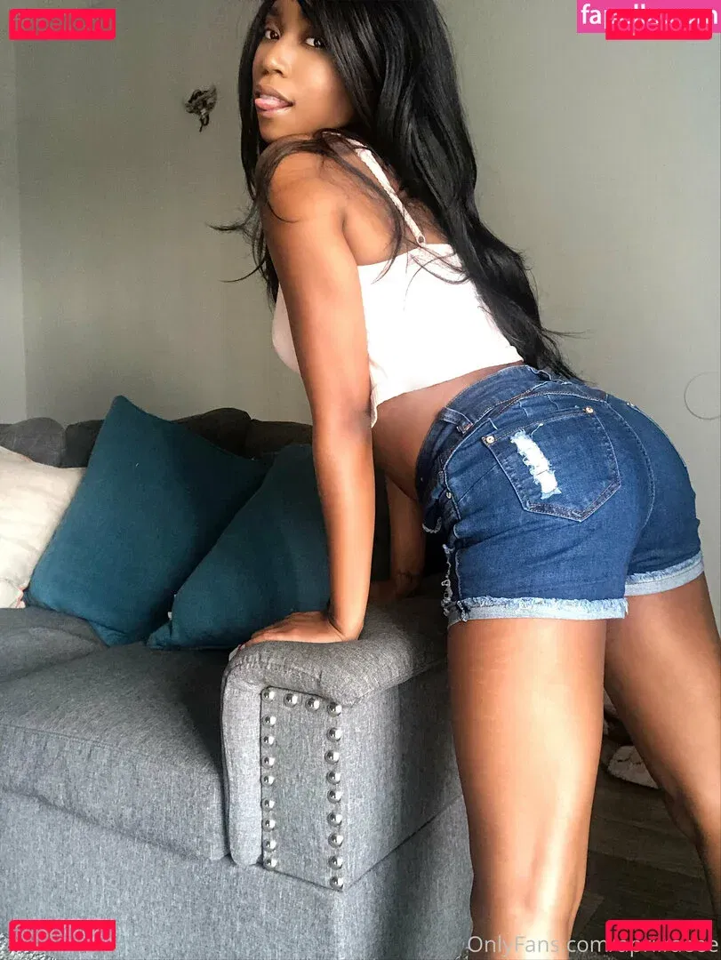 aprilraeee Onlyfans Photo Gallery 