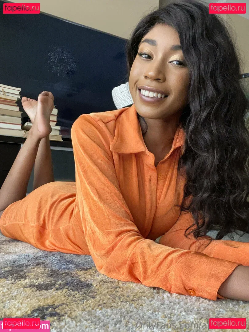 aprilraeee Onlyfans Photo Gallery 