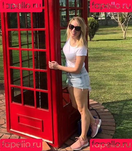 Sarah Cruddas Onlyfans Photo Gallery 