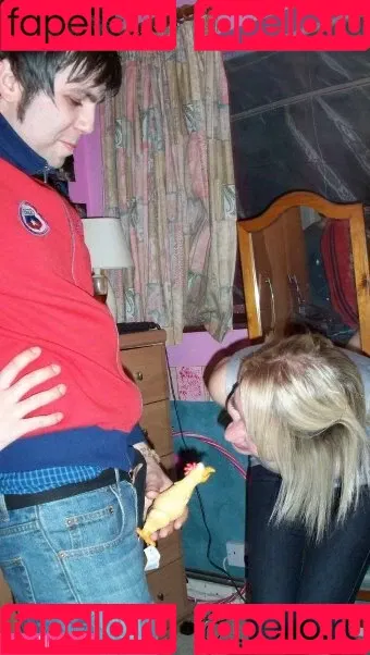 Sarah Cruddas Onlyfans Photo Gallery 
