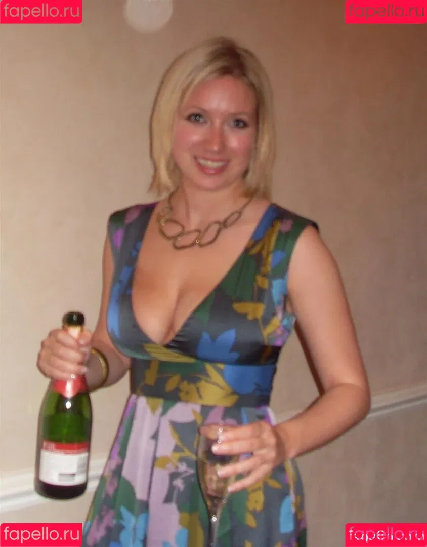 Sarah Cruddas Onlyfans Photo Gallery 