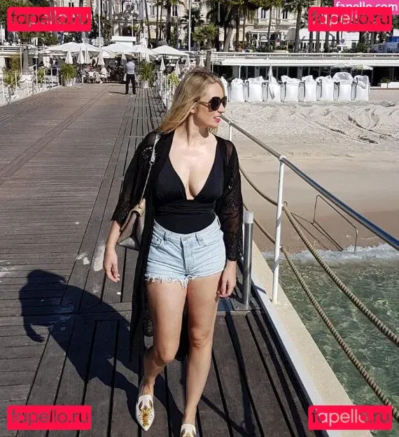 Sarah Cruddas Onlyfans Photo Gallery 