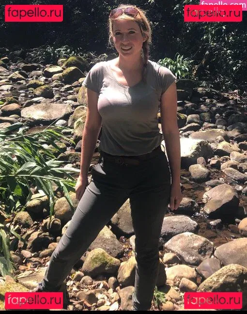 Sarah Cruddas Onlyfans Photo Gallery 