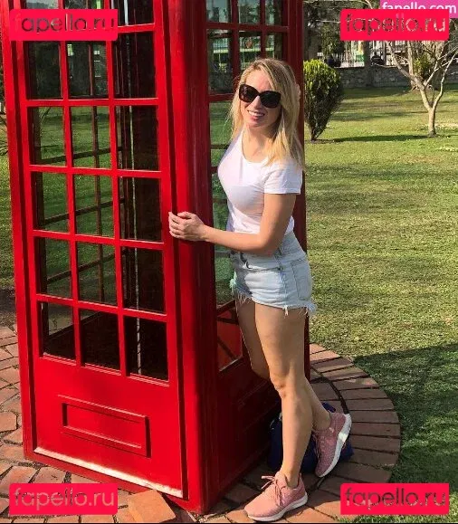 Sarah Cruddas Onlyfans Photo Gallery 